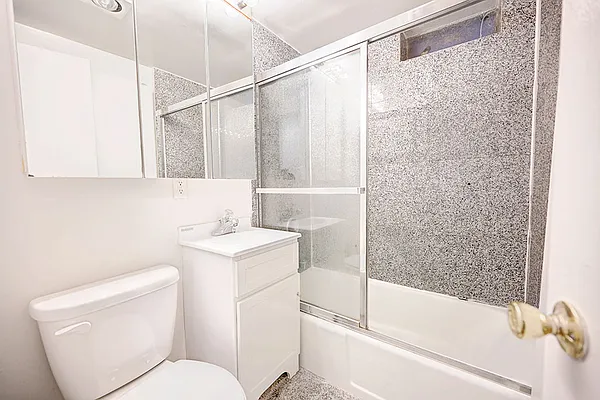 Rented by Urbane Brokerage | media 16