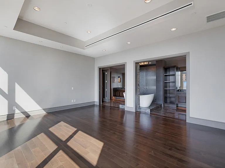 4242 Broadway #2002 — Photo 20