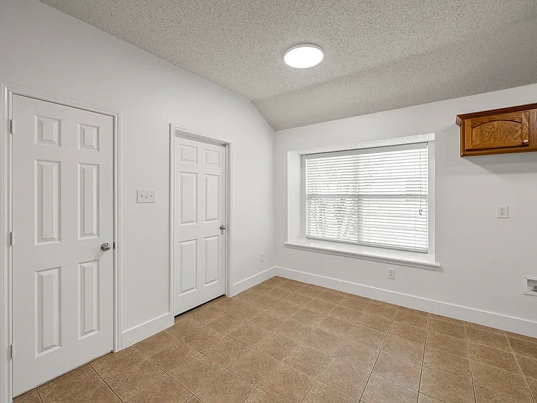 526 Wyoming Dr — Photo 13
