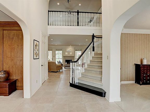5th image of 2102 Water Canyon Ct