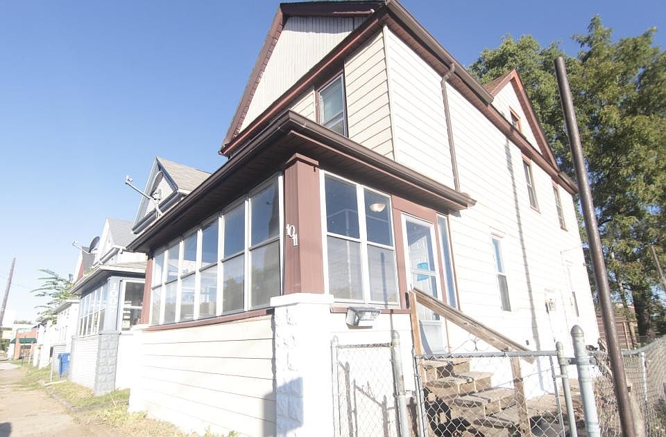 1st image of 1011 4th Ave
