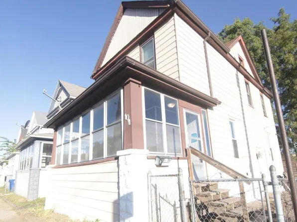 1011 4th Ave, Moline, IL 61265