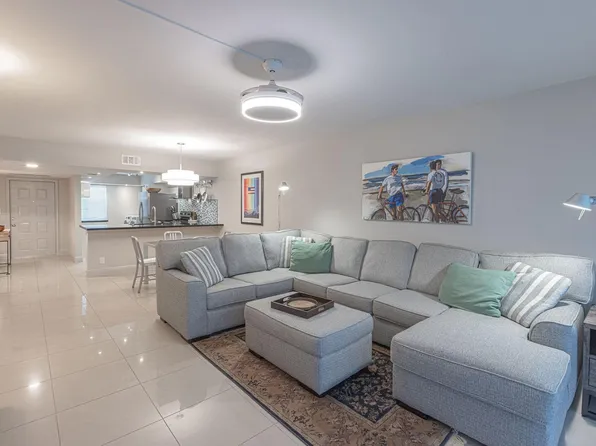 4200 Oaks Terrace #103, Pompano Beach, FL 33069