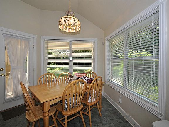 4th image of 131 April Waters Dr W