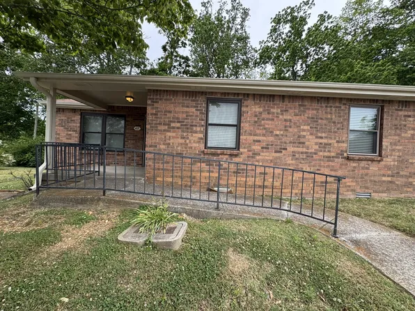 401 Deer Lake Dr, Nashville, TN 37221