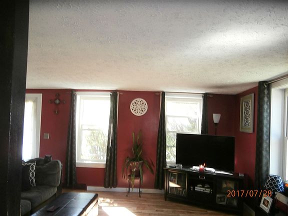 4th image of 133 Lincoln Ave