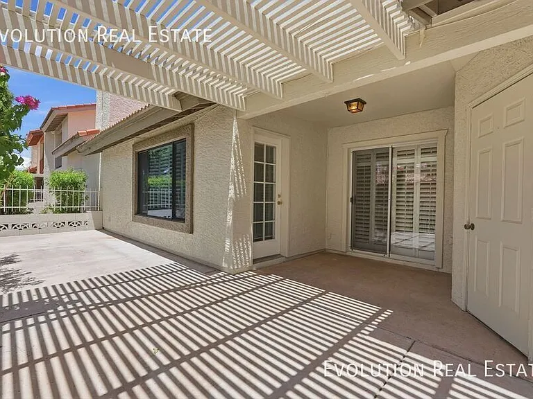 2329 N Recker Rd #86 — Photo 32