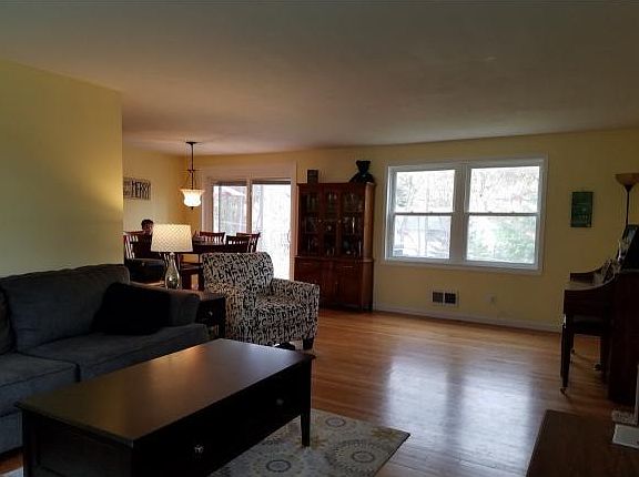 4th image of 3710 Alpine Dr