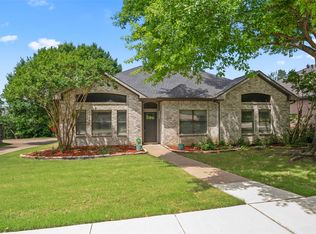 2001 Diamond Ridge Dr, Carrollton, TX 75010