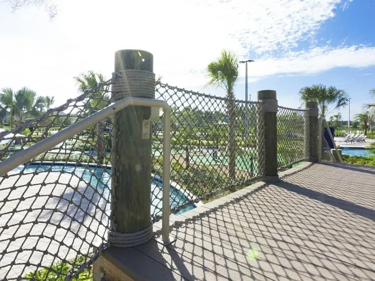 4807 Clock Tower Dr — Photo 54