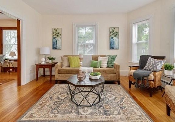 4th image of 147 Essex St #1
