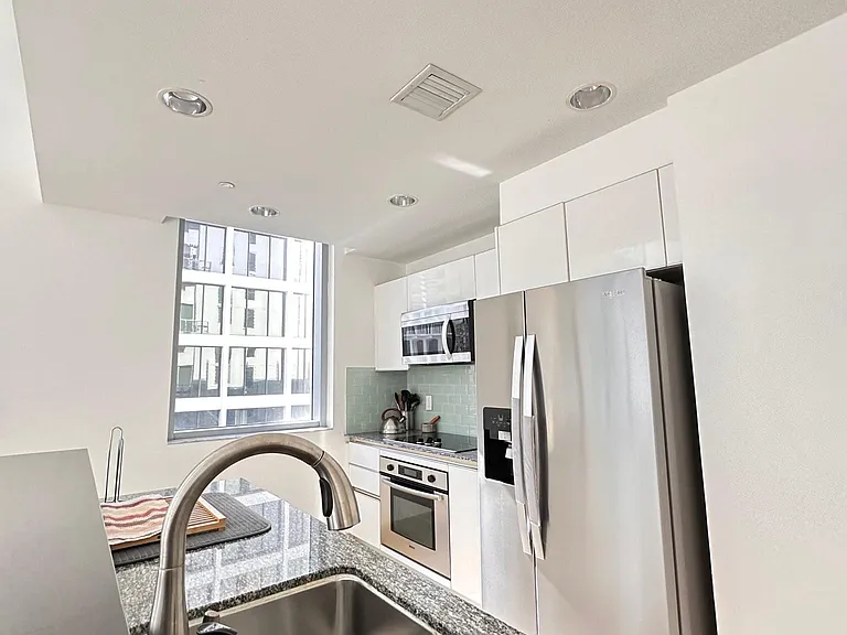 1060 Brickell Ave #413 — Photo 8