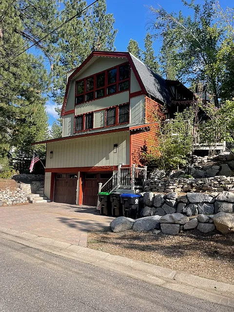 3 bed, 2000 sqft, $3,950 — Photo 1