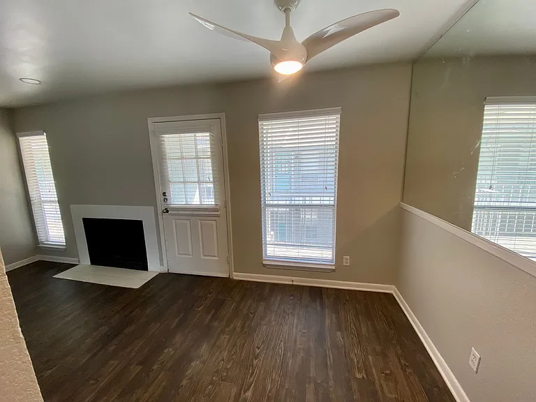 4502 Gaston Ave #322 — Photo 9