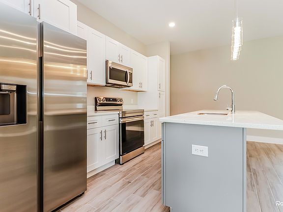 5th image of 108 Willow Dr