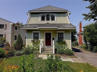 17 Riverview Dr, Barrington, RI 02806