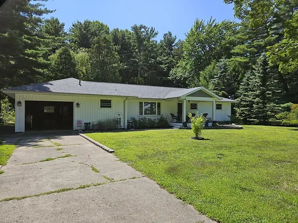 76519 11th Ave, South Haven, MI 49090