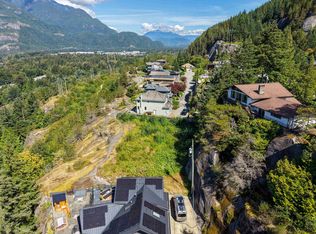 38297 View Pl #5, Squamish, BC V8B0X3