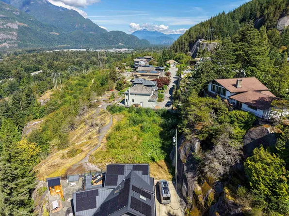 38297 View Pl #5, Squamish, BC V8B 0X3