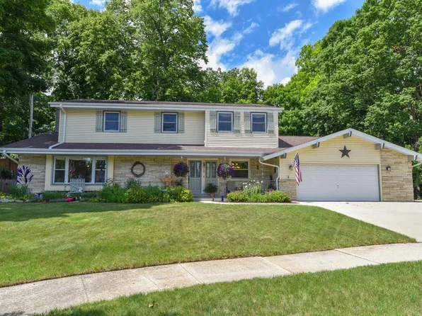 1116 Mulberry CIRCLE, West Bend, WI 53090