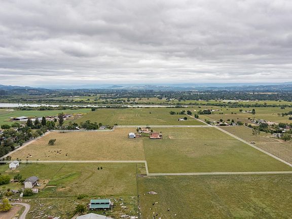 4th image of 5820 Hall Road