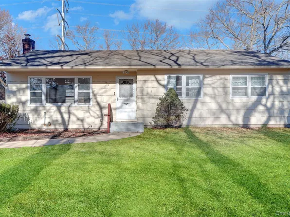 57 Middle Island Road, Medford, NY 11763