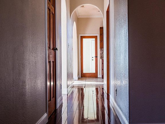 4th image of 632 Cortland Ave #632