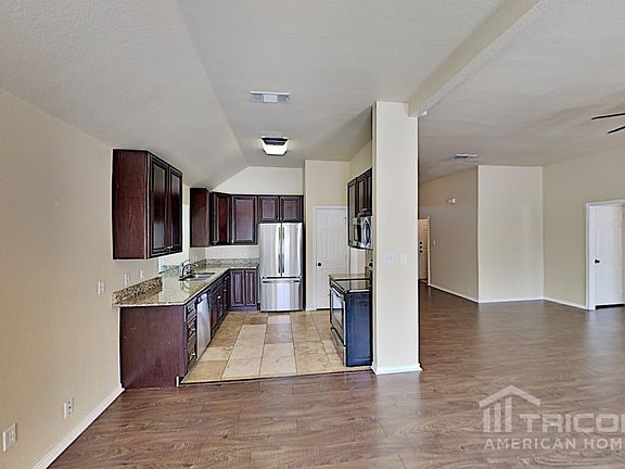 4th image of 752 Rockett Ln