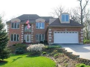 7212 Viscaya Dr, Spring Grove, IL 60081