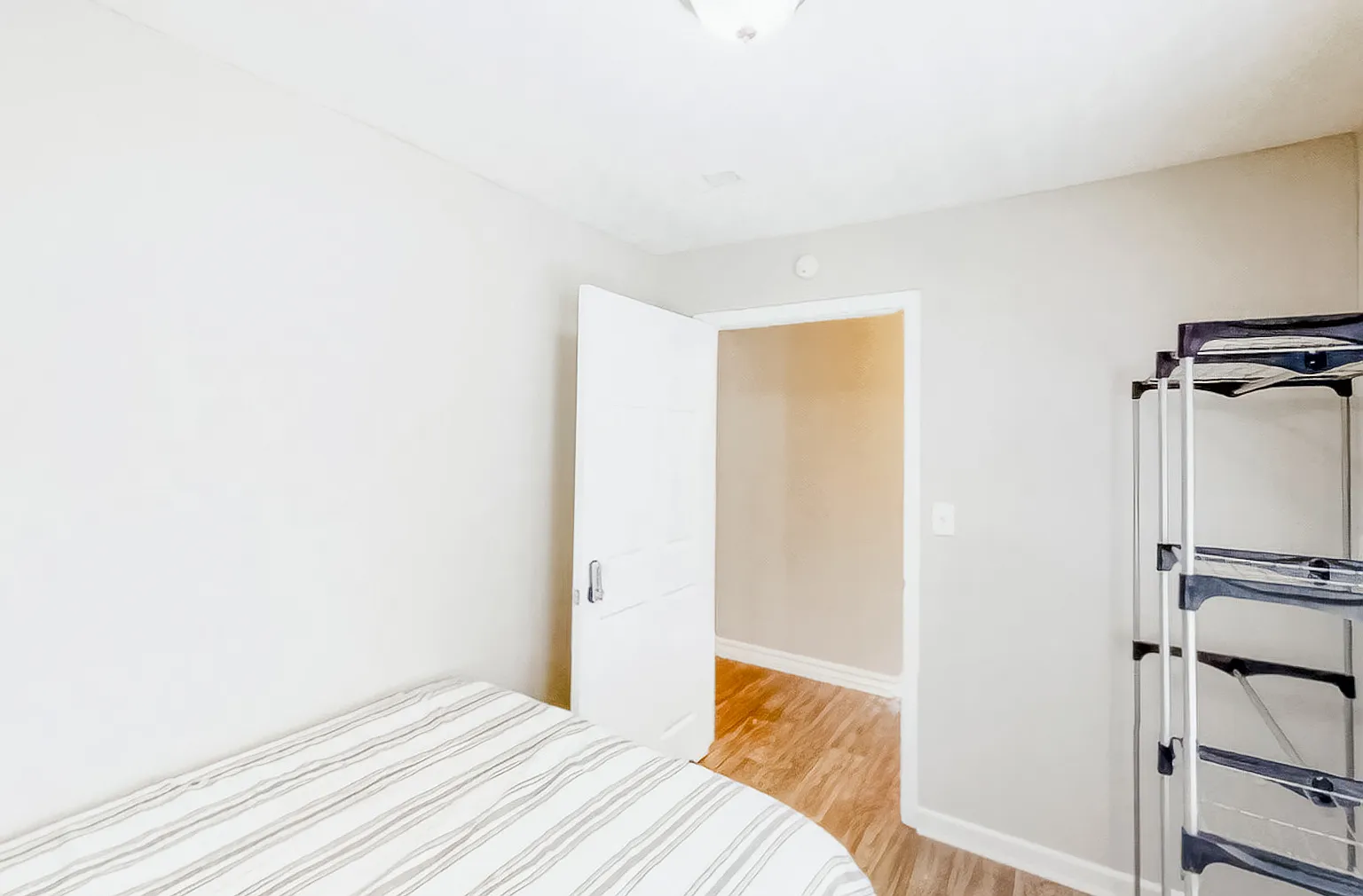 4 bed, 2.0 bath, 1690 sqft, $698 — Photo 2