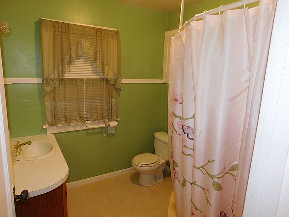 4th image of 609 Leroy St
