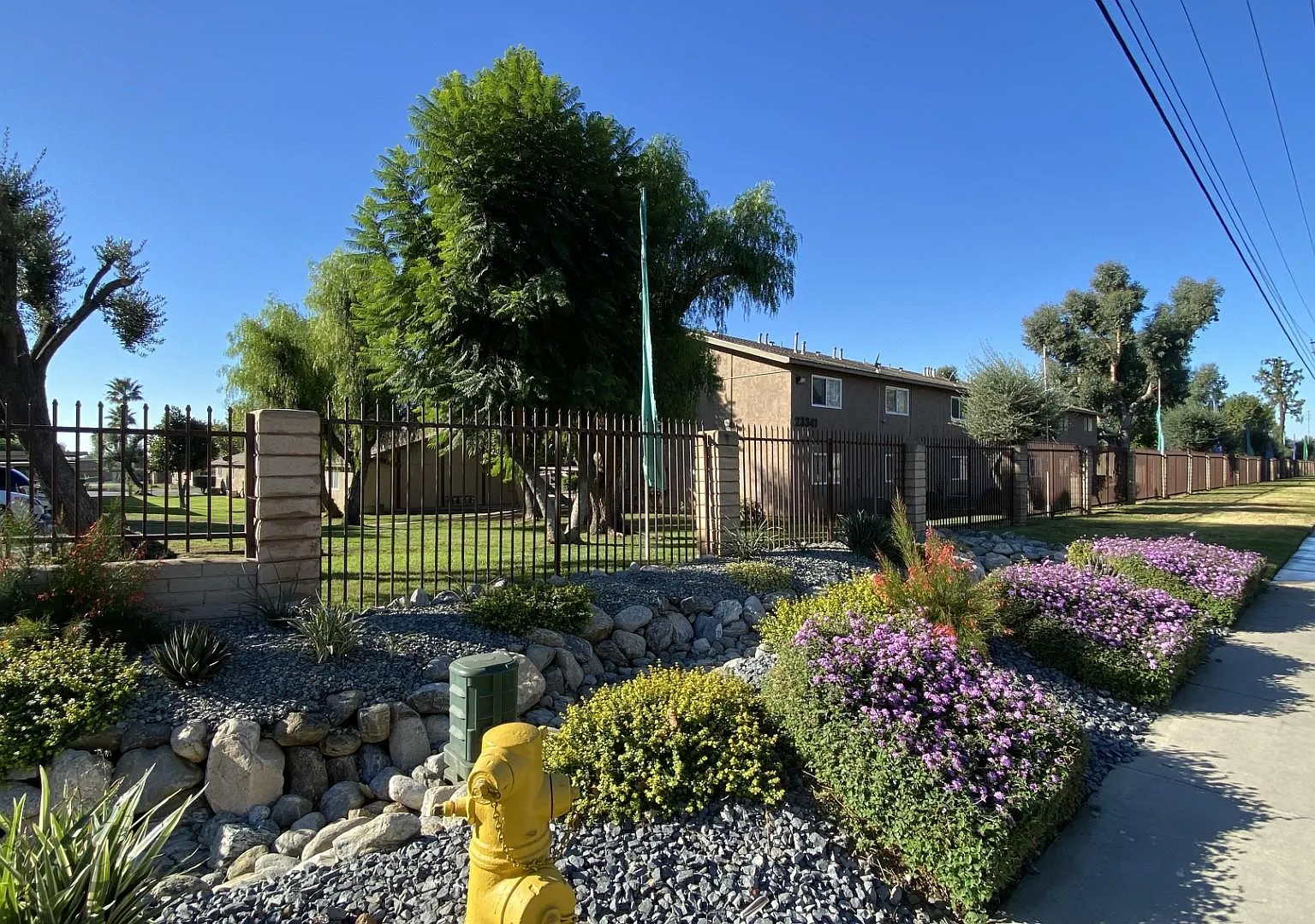 Segovia Apartments — Photo 1