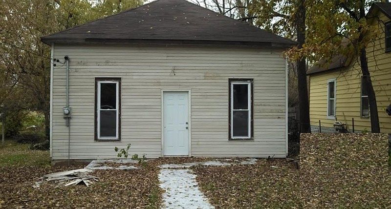 2nd image of 224 Opdyke Ave