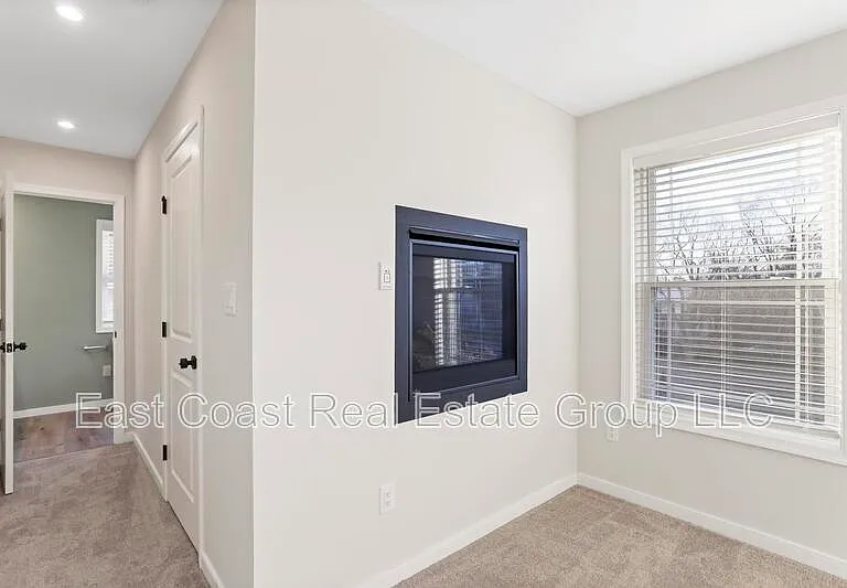 530 N 3rd St #A — Photo 23