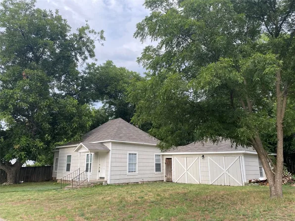 505 N Ross St, Comanche, TX 76442