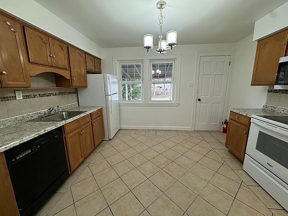 4th image of 8 Plymouth St