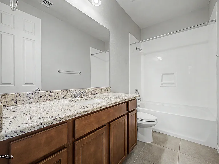 2511 S Entwistle St — Photo 24