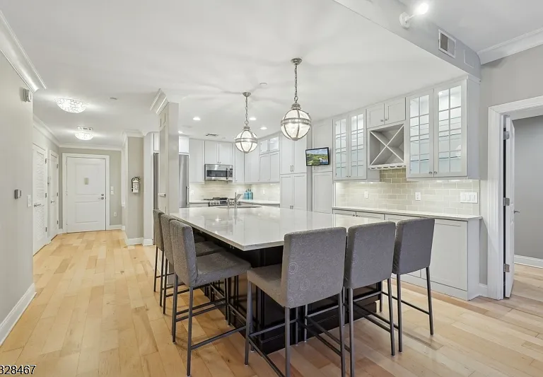 48 S Park St #215 — Photo 5