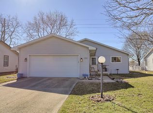 615 Irvine Rd, Champaign, IL 61822