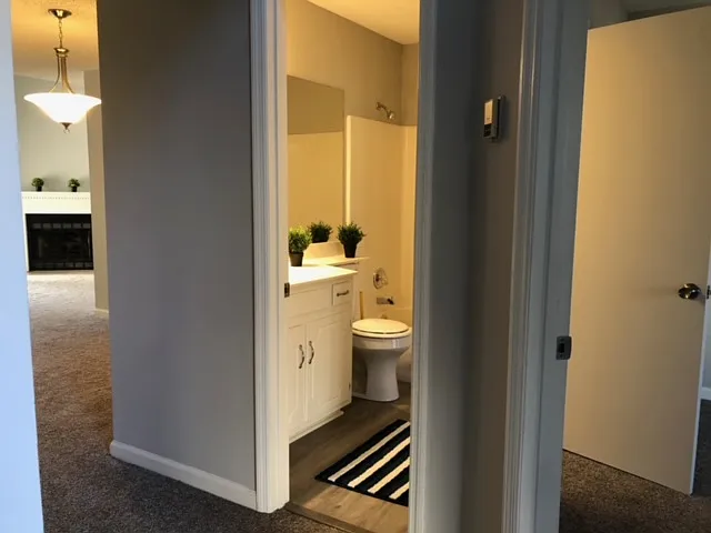340 Yorkshire Cir — Photo 4
