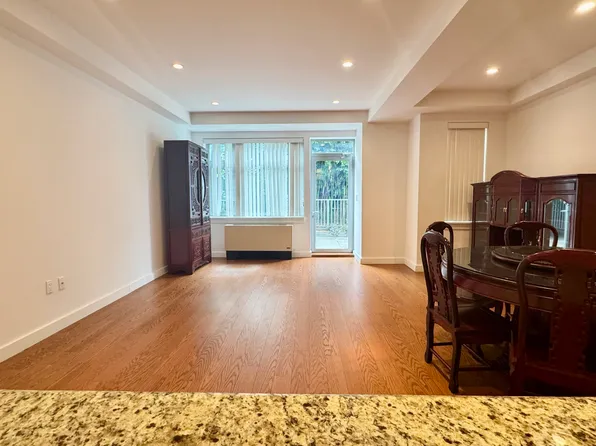 40-22 College Point Boulevard image 7 of 26