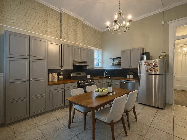1130 S Brook St #1R — Photo 2