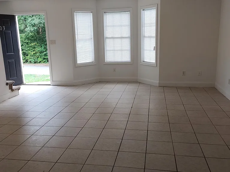 203 Westchester Cir — Photo 1