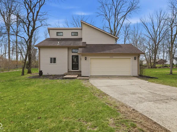 1429 Timber Trl, Greenwood, IN 46142