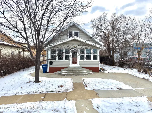20 1st St SE, Dickinson, ND 58601