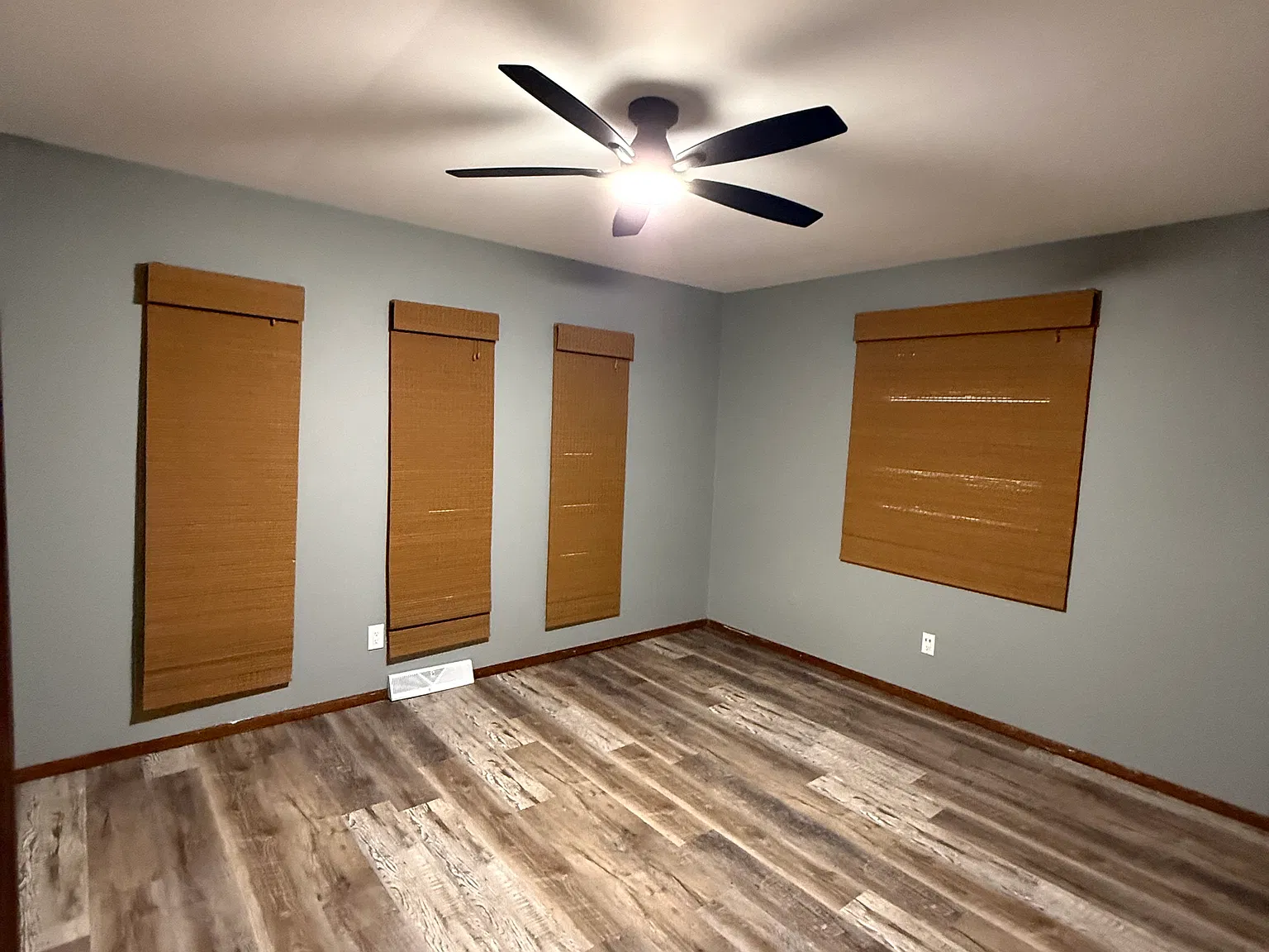 2 bed, 1000 sqft, $1,700 — Photo 2