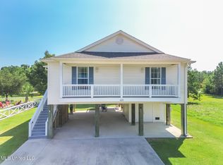 423 Sears Ave, Waveland, MS 39576