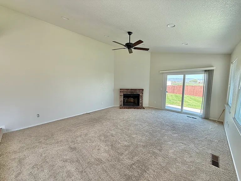1785 Shamrock Cir — Photo 26