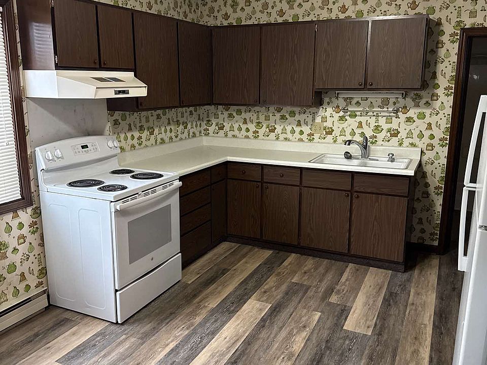 1st image of 713 N Main St