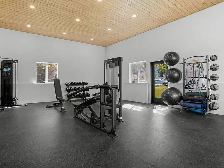 Latitude 43 — Photo 14